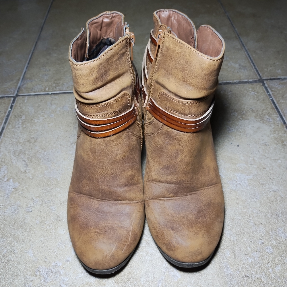 Madden Girl Faux Suede Western Style Bootie Size 7